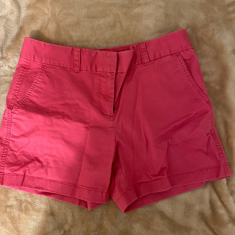 Vineyard Vines Shorts : size 6